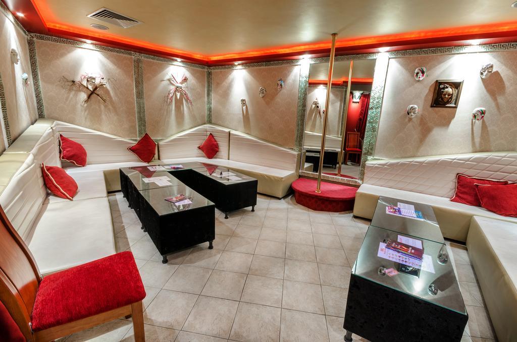 אסנובגראד Hotel Cosmos מראה חיצוני תמונה