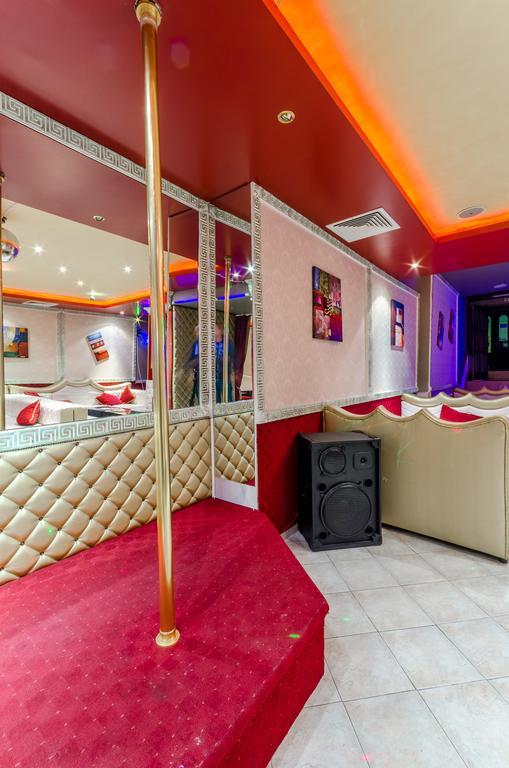 אסנובגראד Hotel Cosmos מראה חיצוני תמונה