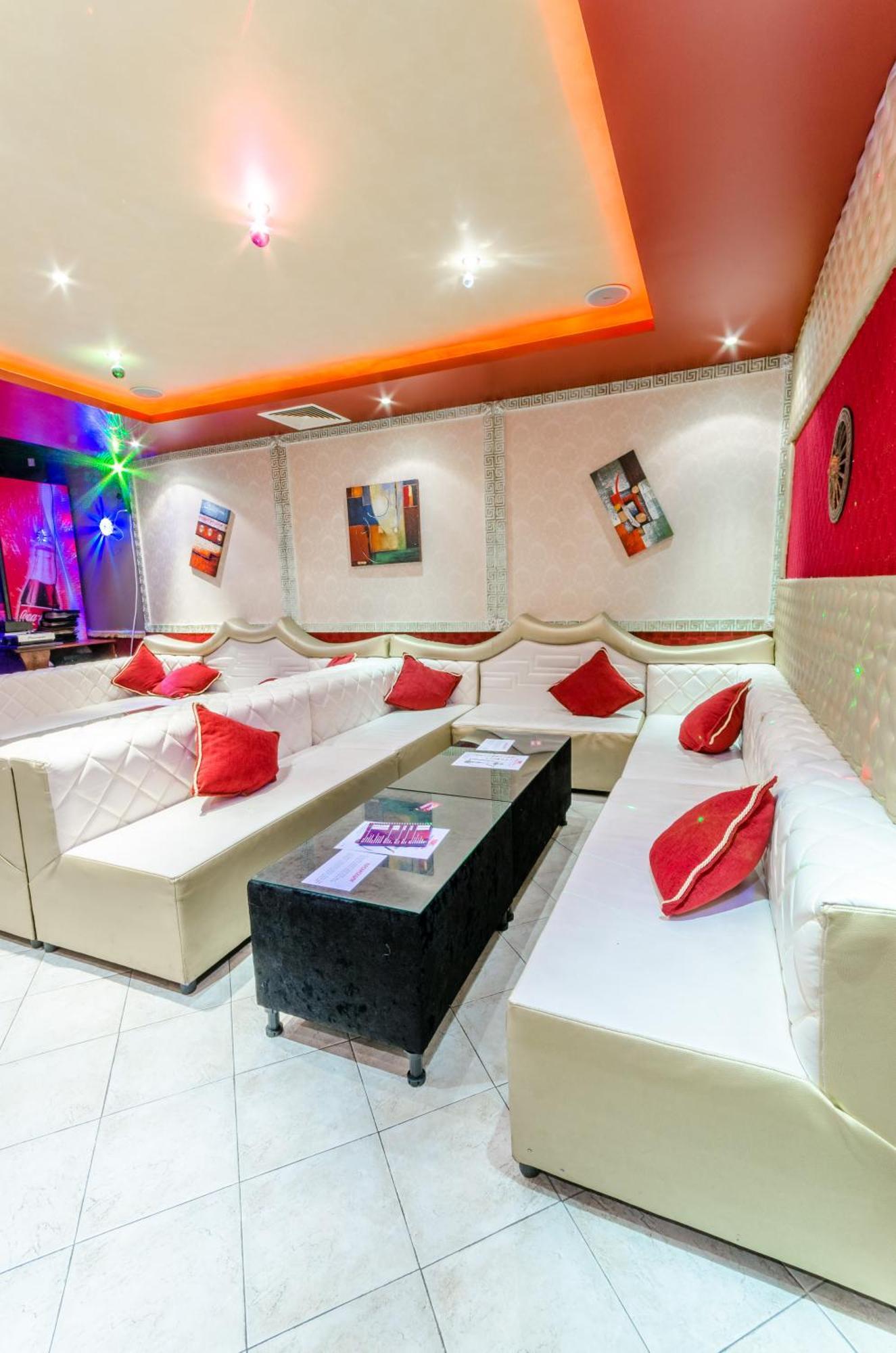 אסנובגראד Hotel Cosmos מראה חיצוני תמונה