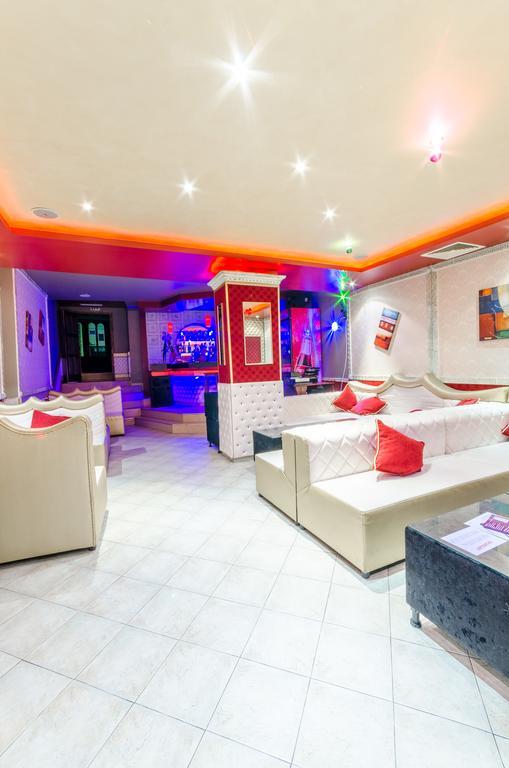 אסנובגראד Hotel Cosmos מראה חיצוני תמונה