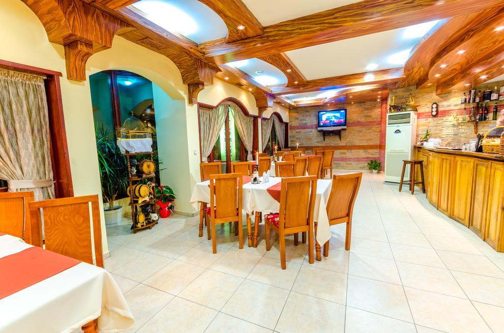 אסנובגראד Hotel Cosmos מראה חיצוני תמונה