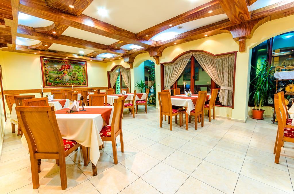 אסנובגראד Hotel Cosmos מראה חיצוני תמונה