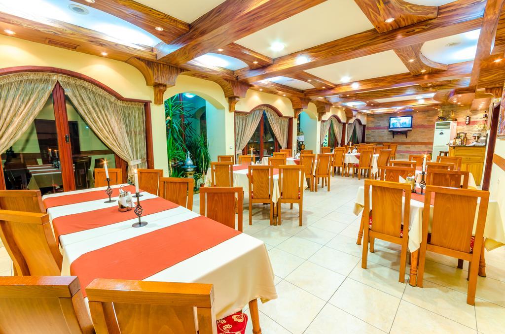 אסנובגראד Hotel Cosmos מראה חיצוני תמונה